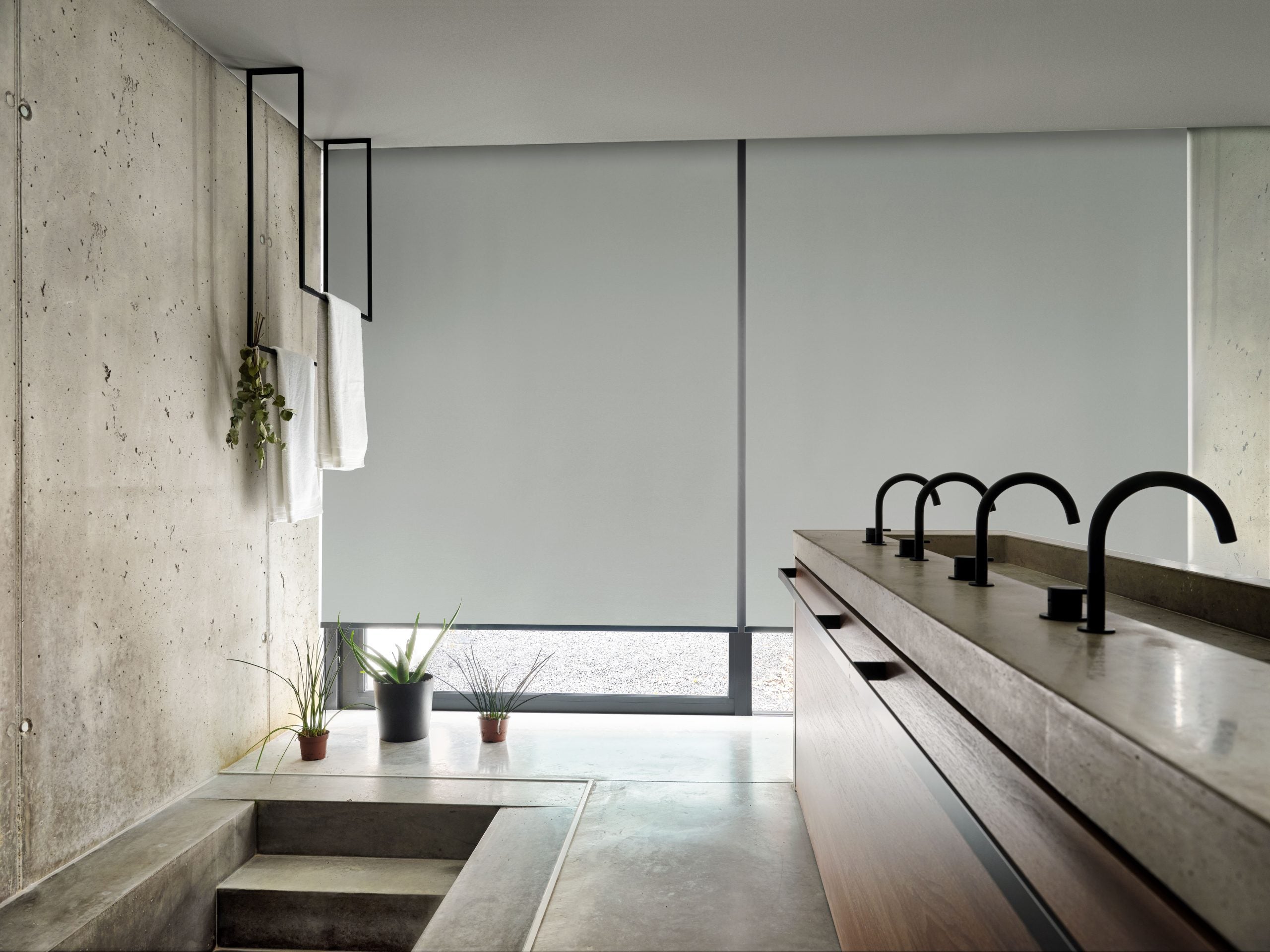 Roller Blinds & Roman Binds